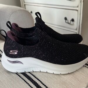 Skechers Women’s Black & Purple Slip-On Arch Fit Sneakers